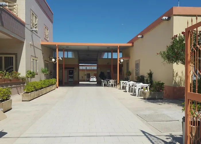 Mare Pineta מלון *