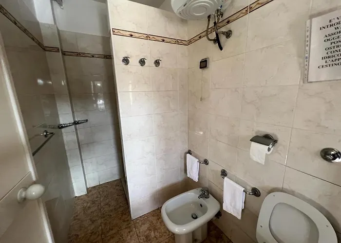 Mare Pineta מלון *